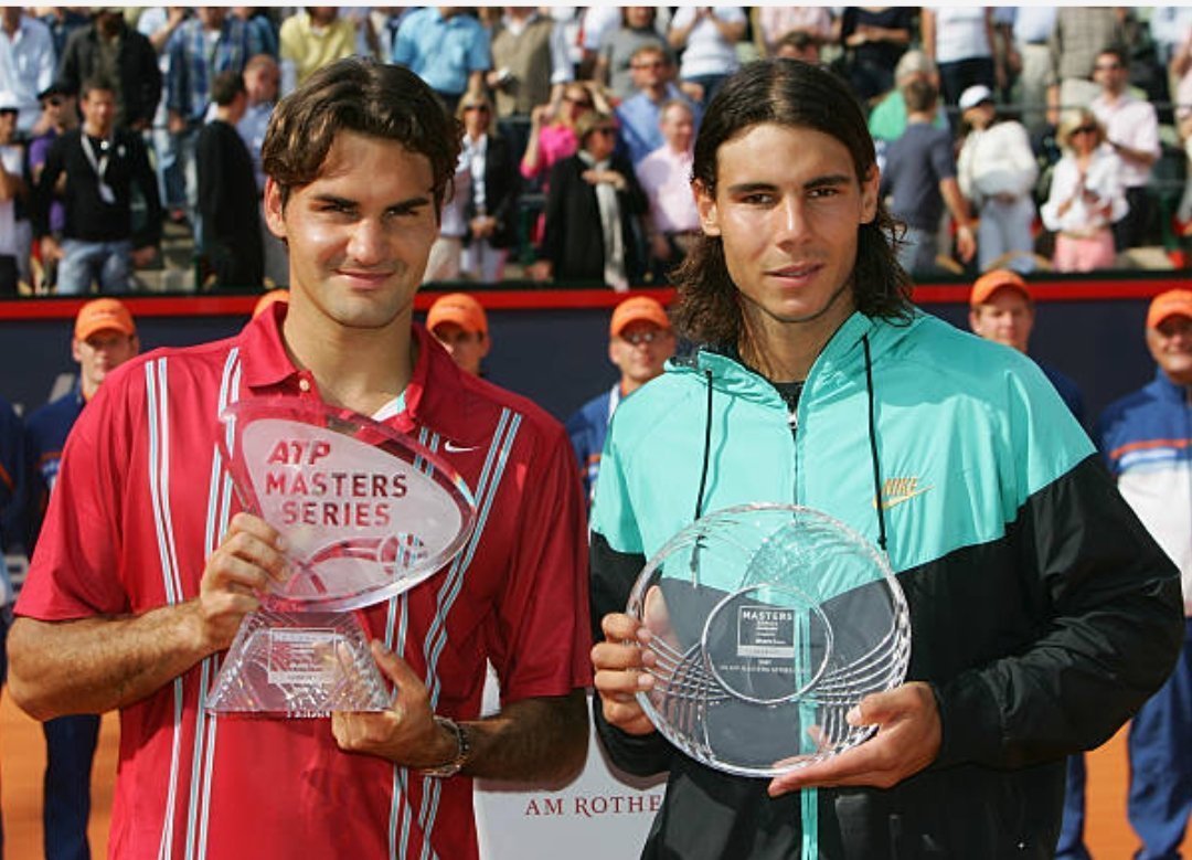 Nadal: "When Federer beat me in Hamburg 2007, he ended my 81 match winning streak on clay. After the final, I asked him if he could sign his shirt and I could keep it as a souvenir. On that shirt, he wrote: '81, congrats on an unbelievable and unreachable record, Roger.'" ♥️
