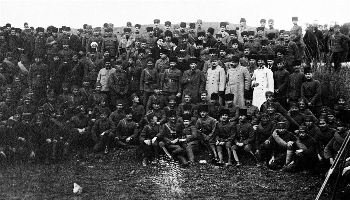 atam ve tum kahramanlarimiza minnetle🤍 zafer bayramimiz kutlu olsun