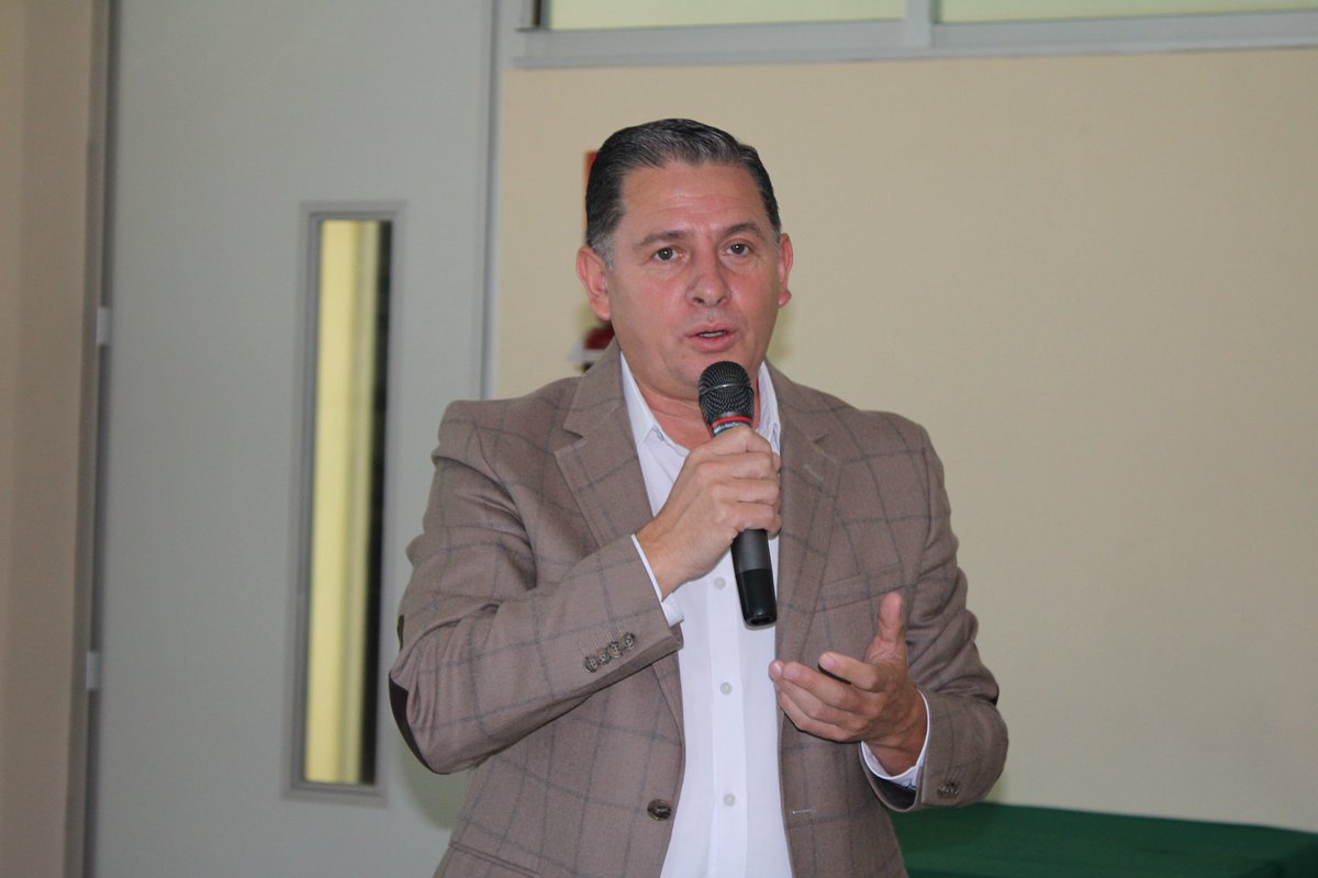 utec_tgo's tweet image. 🎓📚 El Rector de la UTEC, Tito Dorantes Castillo, encabezó la sesión del Consejo Técnico Escolar de Educación Superior, espacio en el que se revisaron y analizaron temas académicos y administrativos para el fortalecimiento de nuestra universidad.

#SomosHalcones #SomosUTEC