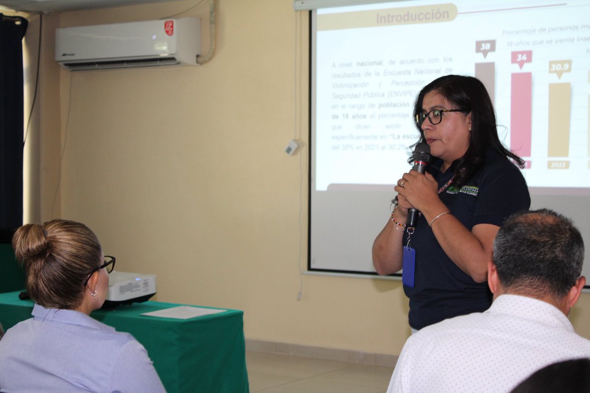 utec_tgo's tweet image. 🎓📚 El Rector de la UTEC, Tito Dorantes Castillo, encabezó la sesión del Consejo Técnico Escolar de Educación Superior, espacio en el que se revisaron y analizaron temas académicos y administrativos para el fortalecimiento de nuestra universidad.

#SomosHalcones #SomosUTEC