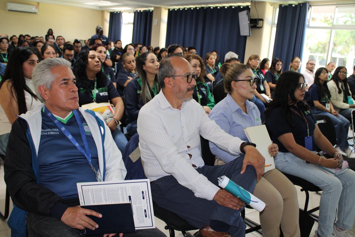 utec_tgo's tweet image. 🎓📚 El Rector de la UTEC, Tito Dorantes Castillo, encabezó la sesión del Consejo Técnico Escolar de Educación Superior, espacio en el que se revisaron y analizaron temas académicos y administrativos para el fortalecimiento de nuestra universidad.

#SomosHalcones #SomosUTEC