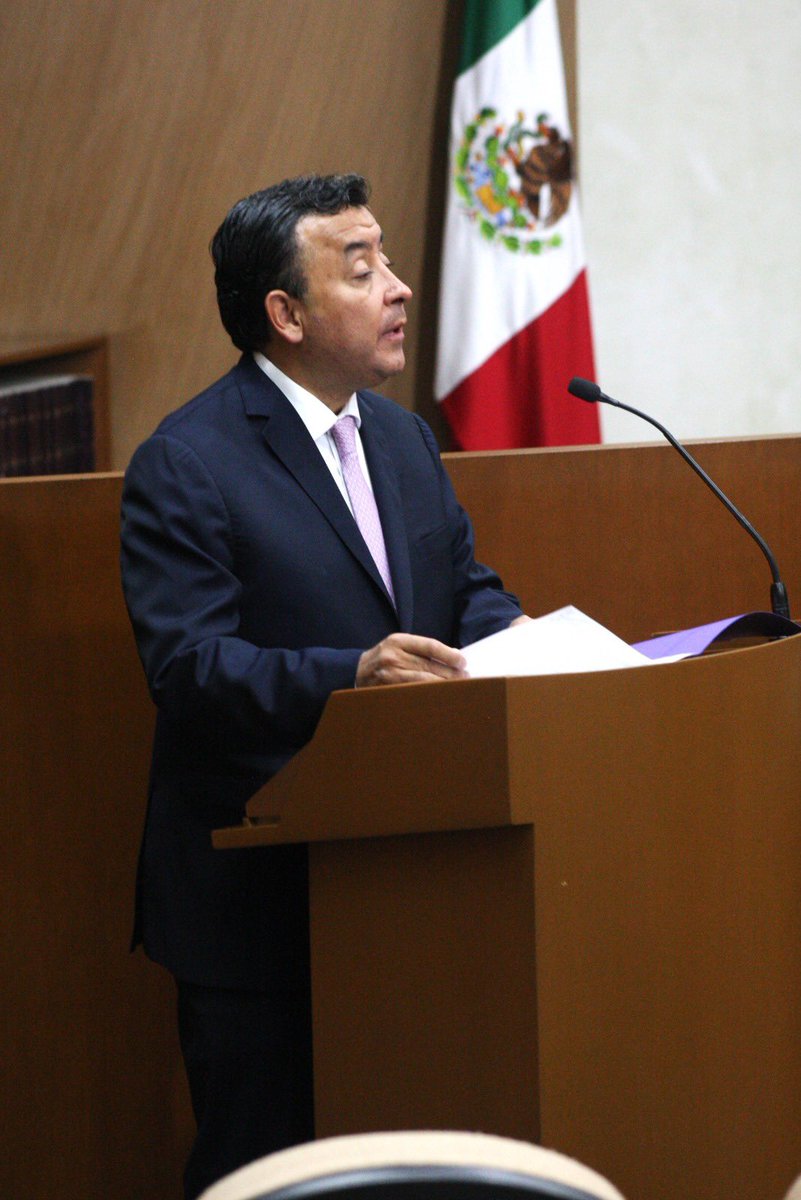 Hoy, en la <a href="/TEPJF_SRCDMX/">Sala Regional Ciudad de México</a>  hablamos de “Ética, independencia y profesionalismo: claves para instituciones electorales legítimas y confiables”. Un espacio de reflexión que recuerda la importancia de estos principios como pilares de la confianza ciudadana en las instituciones. 🗳️⚖️