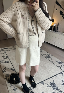 hammo2014's tweet image. Braving the chill in style, because there’s something magical about winter days that bring out the best in cozy fashion. From layers that keep me warm to pieces that make me feel effortlessly chic winter has never looked this good❄️📷 ✨