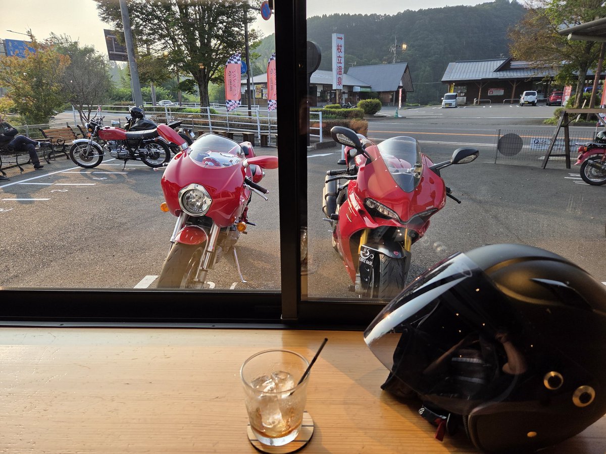 rninetracerbmw's tweet image. まだ､7時か

#DUCATI　#MH900E
#パニガーレV2