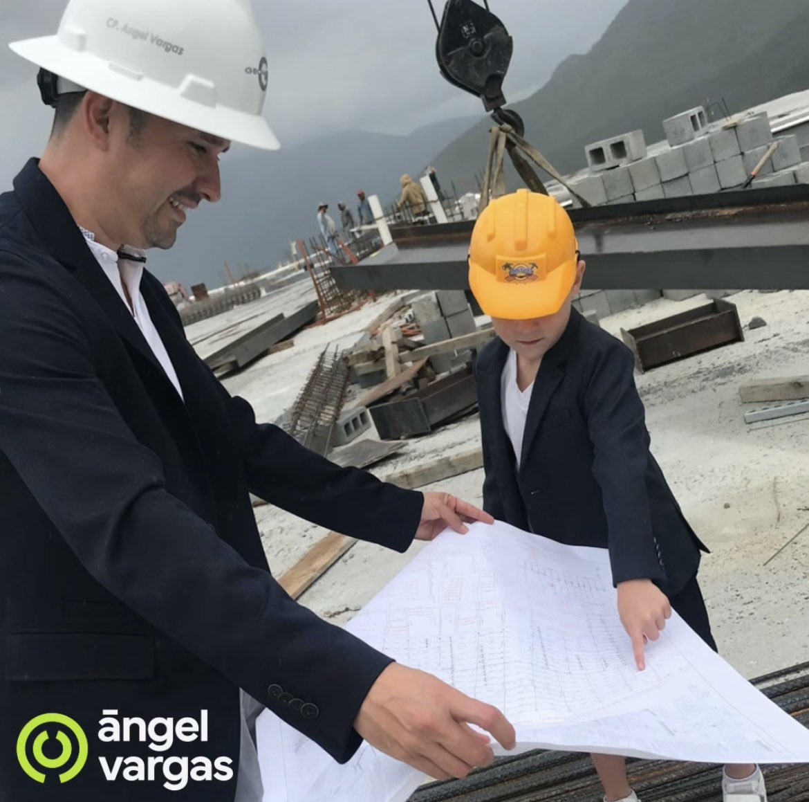 Los sueños se construyen con visión y pasión. 🌟 Cada paso firme y cada decisión son cimientos de un futuro lleno de metas alcanzadas. 🚀

Estrategia con alma, resultados con visión.

#ÁngelVargas #VisiónEmpresarial 🧭 #LiderazgoConPropósito 👤 #MentalidadDeÉxito 💡