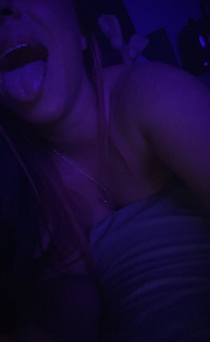 Come let me tasteee you 👅✨🌙