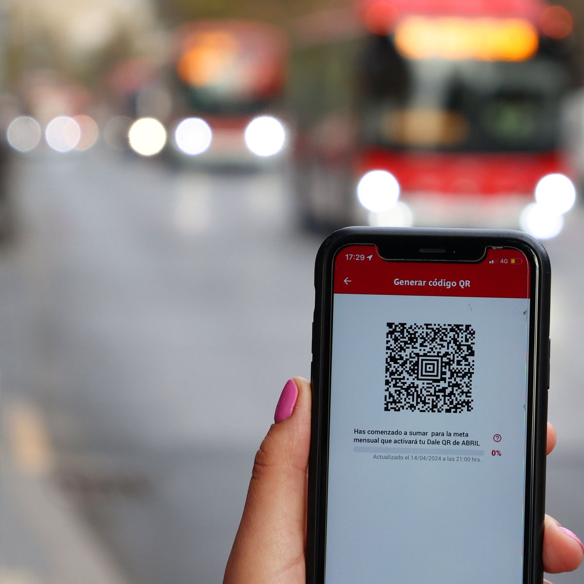 🌙¿Te tocará viajar esta noche?
Recuerda que en tus recorridos nocturnos puedes solicitar bajar entre paradas y así acercarte más a tu destino 🚏.
👋 ¡Mañana, inicia un nuevo mes, otra oportunidad para sumar viajes con tu bip! QR 🚌✨