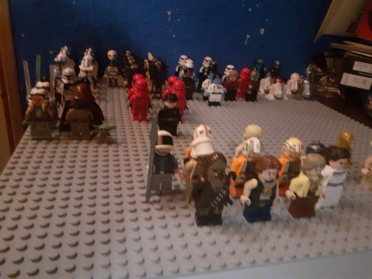 An Base Plate Full with most of my Minifigs, i need to add my New One's
