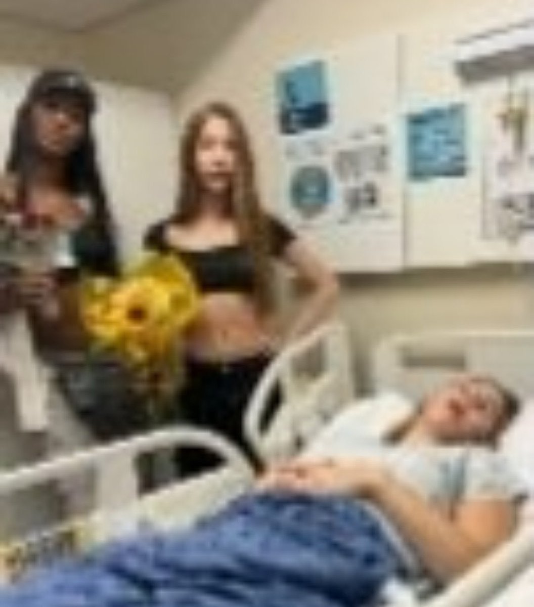 Vocês curtindo isso...
Vocês querem mesmo que um bissexual não-binarie gordi fluíde cis trans saia da rede ne ISSO TEM NOME!!!