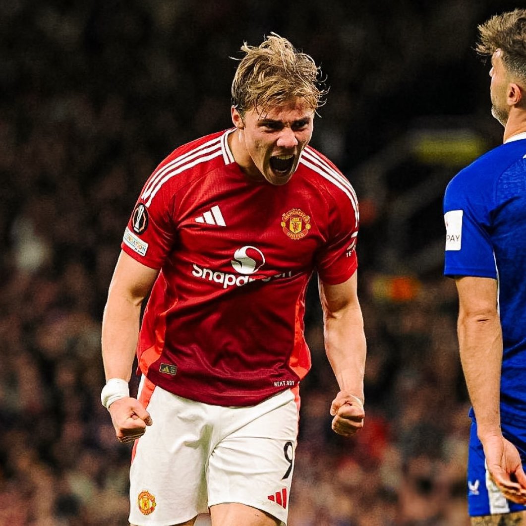 FabrizioRomano's tweet image. 🚨 The agreement between Man United and Napoli for Rasmus Højlund is done since Tuesday: €6m loan, €44m buy option clause to become mandatory.

Højlund has already accepted, agent fees agreed, he wants Napoli. No chance to stay at United.

Small details… then, here we go. 🔜