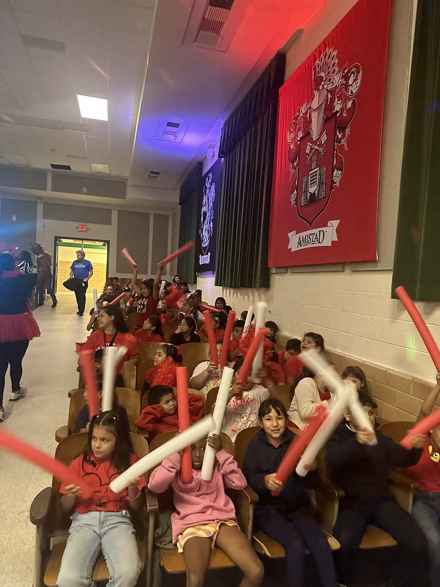 🐺✨ From black ➡️ red ➡️ blue ➡️ green, our Wolf Pack brought the HEAT all week long! 💥 Four Houses. One Mission. ONE FAMILY. ❤️💚💙🖤 Check out our FB for more pics 📸  #WolfPack #HouseRally <a href="/Aguilera_RJW/">Javier Aguilera</a> <a href="/CC_Renteria/">Christine Cano Renteria</a> <a href="/FortWorthISD/">Fort Worth Independent School District</a> <a href="/ronclarkacademy/">Ron Clark Academy</a>