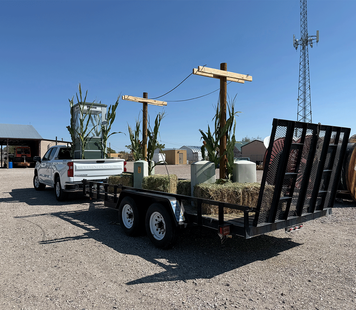 CCComm_Nevada's tweet image. 🚜✨ The #CCComm team is hard at work putting the finishing touches on our float for the #LaborDayParade! 🎉

This year’s theme is #YouthInAg, and we can’t wait to roll down Maine Street on Sept.1st at 10am.🌾💚

Here’s a little sneak peek 👀