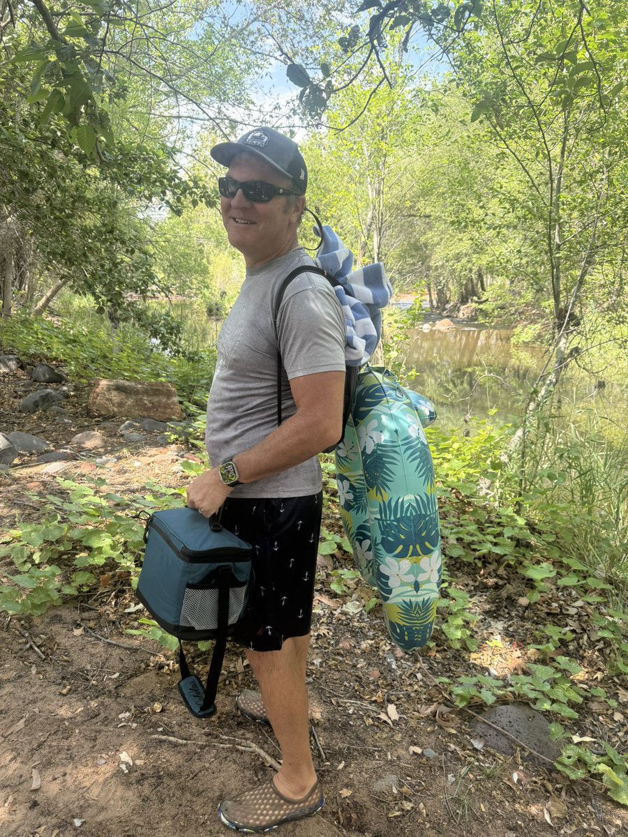 djmasi's tweet image. Enjoying Life Above the Waterline. For less then $150 you and friends can to.  Wait! That includes you and 5 others. 

Free 5 tips for vacation floating. One device solves balance in the water, like flying or hovering over the creek boulders or sandy beach bottom. #floatnthang