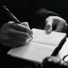 هي ..
رسائل تنزفها قلوبنا بأوردةِ أقلامنا ..
على أوراق بللها المطـر .
فسال الحبر وذاب ما خطت أناملنا
علي ورقة شجر التوت
جفت .. 
هِيَ منا .. إليهم [ هم ] ..
أشياء , أشخاص ..
أماكن , أزمنه ..
بل حتى مشاعر .. كل شيء..