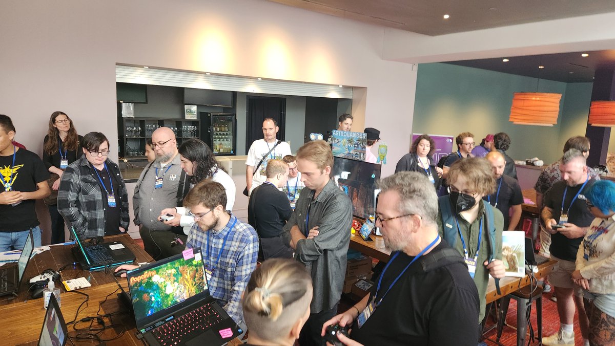EstebanGamedev's tweet image. Had an great time at @SeattleIndies's amazing SLICE event this Wednesday!
seattleslice.org
The event was mainly dedicated to many needed non-technical topics in #gamedev like:
- Building community
- Team culture
- Funding & pitching your project
- Active listening
- QA