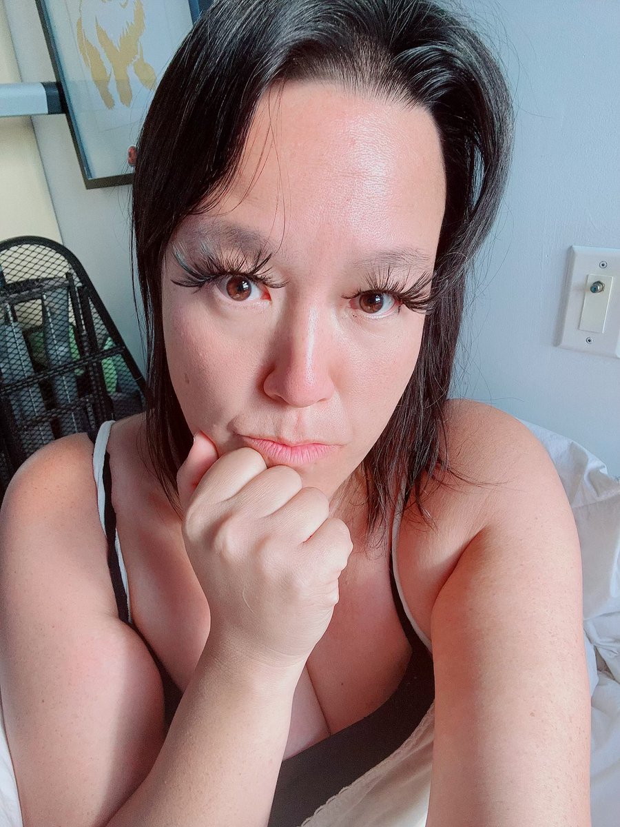 julzpak's tweet image. I got 8 pairs of these #lashes on @AliExpress_EN for $4.58 CAD which is much cheaper then getting #eyelashextensions done for hundreds of $$$  #dollars at a salon! They are a bit too long for my liking, but otherwise alright. #lashextensions #beauty #FalseEyeLashes #Eyelashes