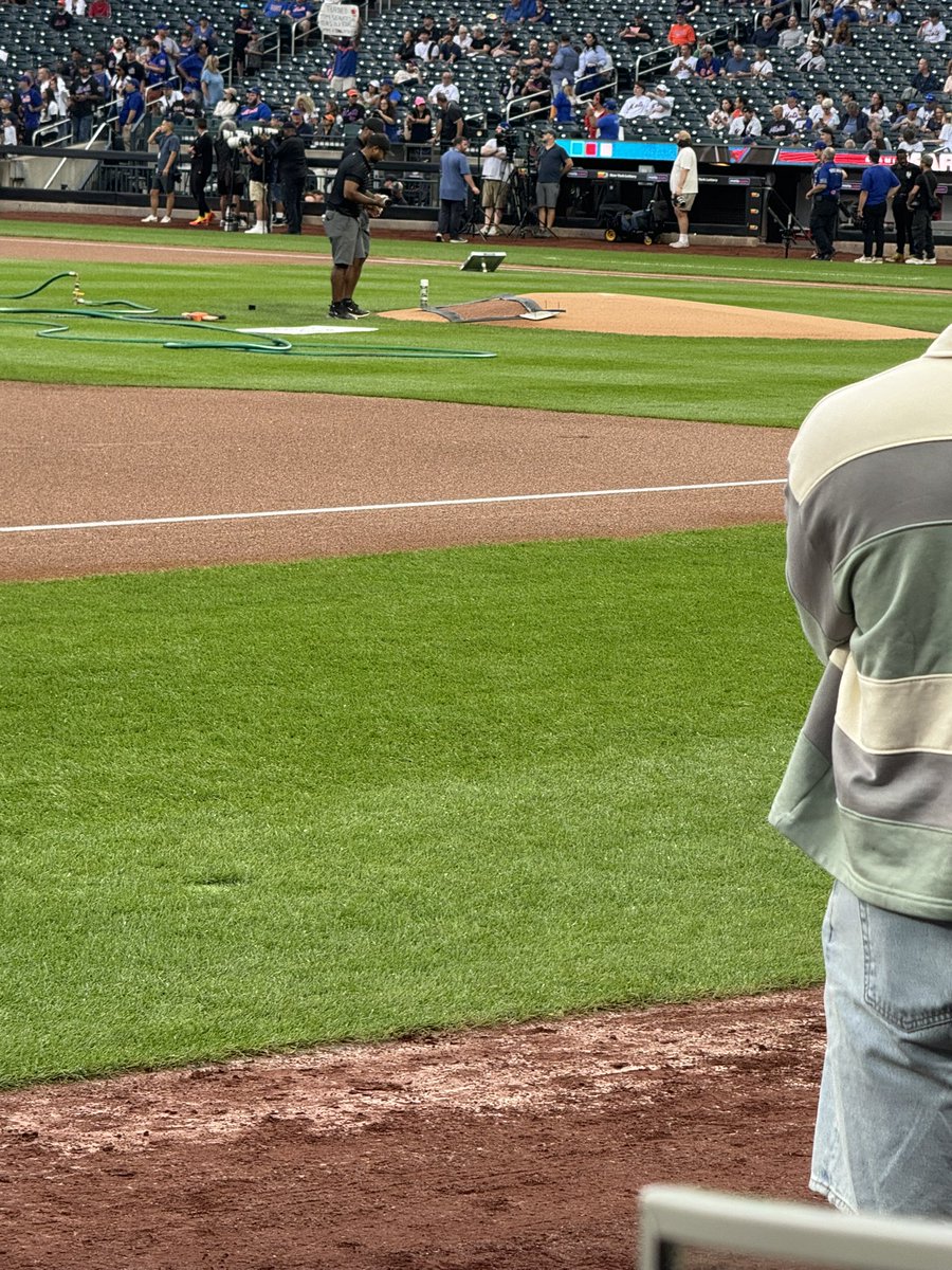 Ready for #Mets Jonah Tong <a href="/MLB/">MLB</a> Debut <a href="/CitiField/">Citi Field</a> 
#LFGM