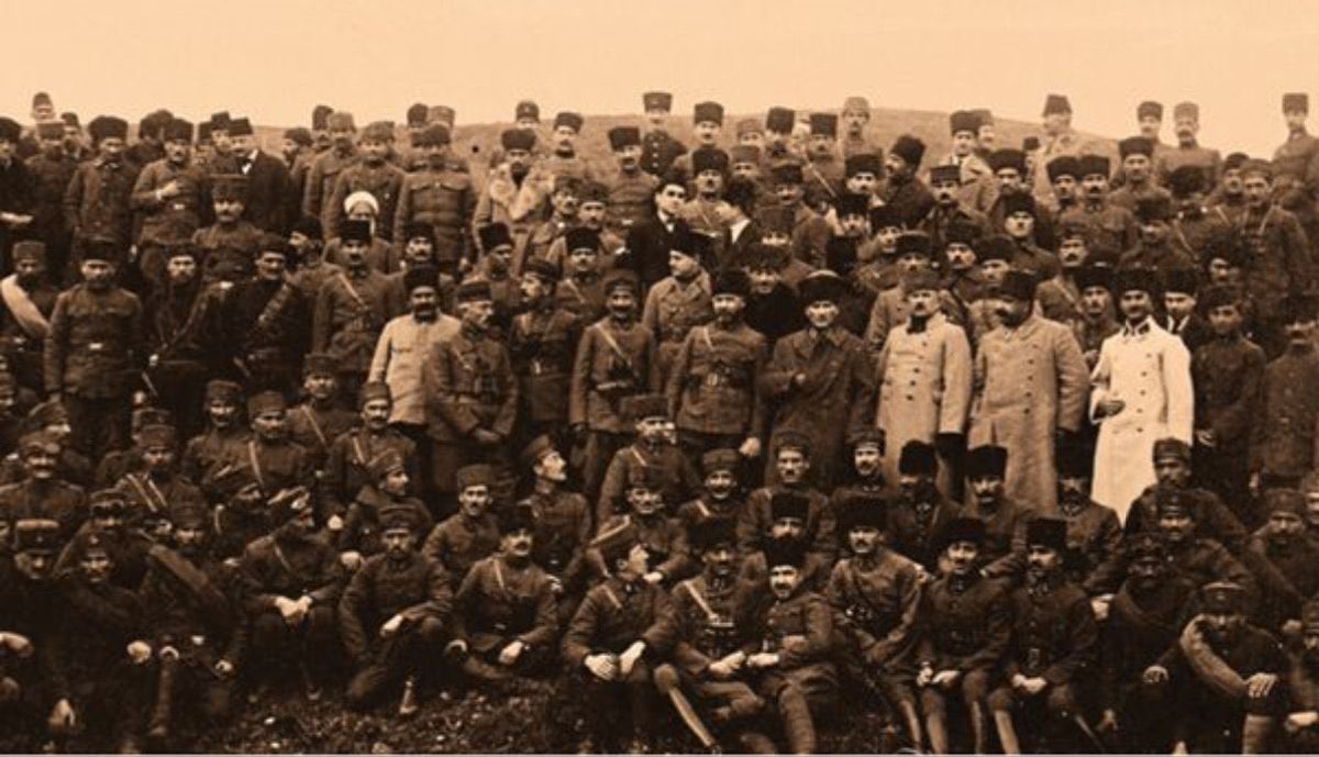 Türk Milletinin Bayramı Kutlu Olsun (Türkiyelilerin bir zaferi veya bayramı yok zaten) 
#30AgustosZaferBayrami