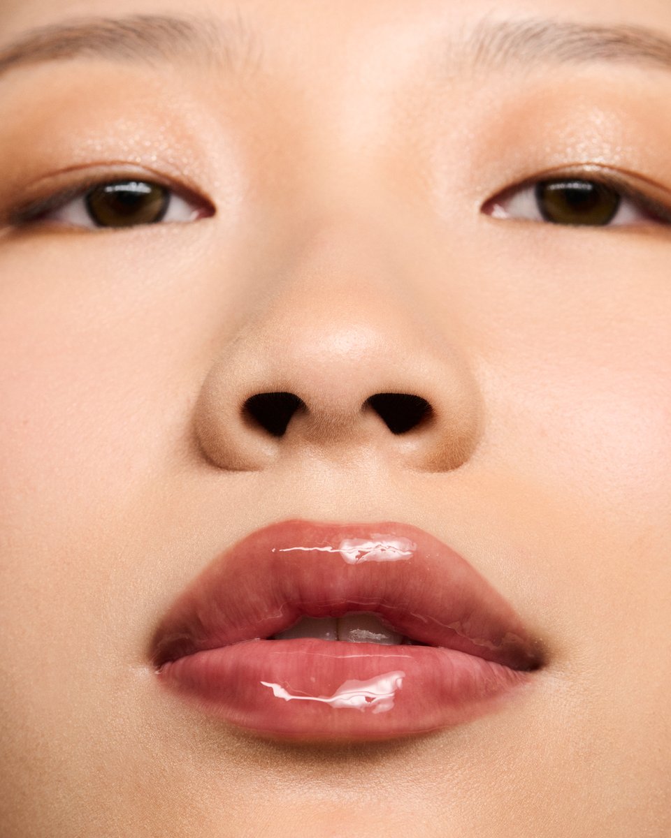 poundcake's tweet image. Fall is on the way, and we just want to make sure your lips are:

✅ Repaired
✅ Hydrated
✅ Line-free
✅ Blurry
✅ Shiny
✅ Colorful

This weekend only, enjoy 20% off site-wide! 

Love,
POUNDCAKE 💛