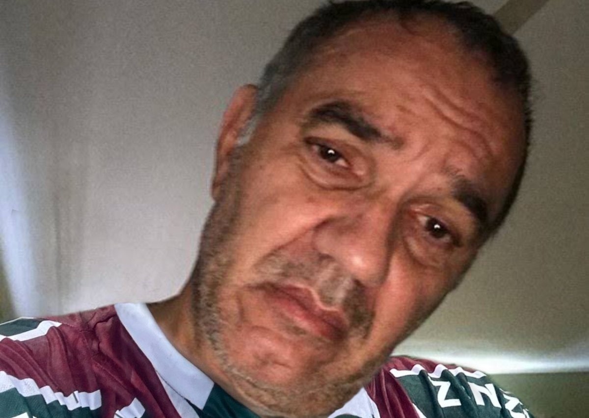 inacreditável o QI dessa torcida comemorando sendo que claramente tão correndo pra ser antes das eleições
