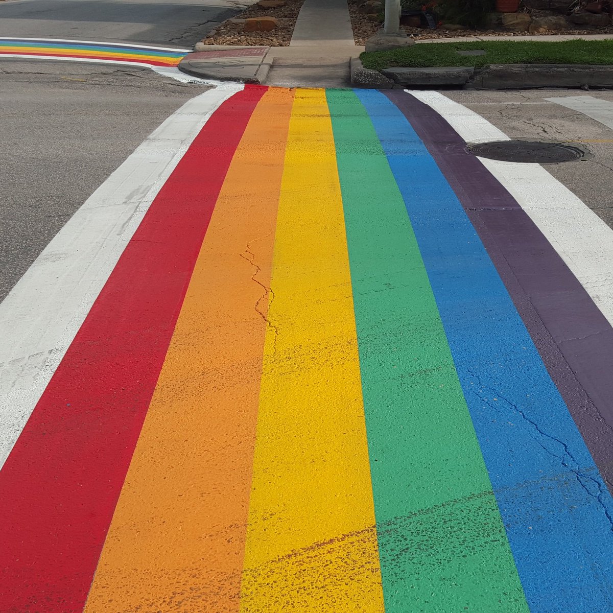 DOGEQEEN's tweet image. 🚨BREAKING: Democrats are melting down that Governor Ron DeSantis has ordered the removal of rainbow Pride flags and crosswalks from public property.

DO YOU SUPPORT THIS MOVE?