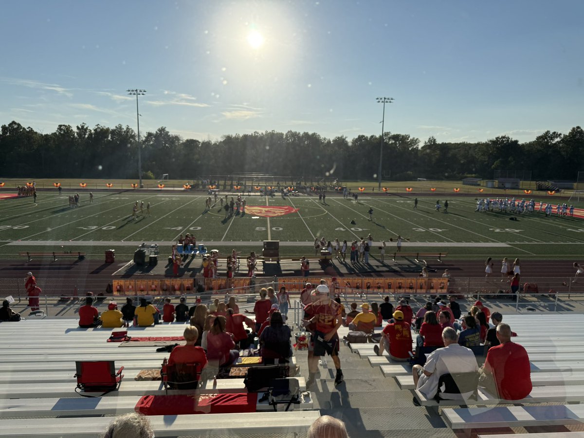 It’s the 107th meeting b/w Murphysboro and Carbondale tonight! Terriers lead series 58-46-2

🟥Murphysboro (0-0)
⬛️ Carbondale (0-0)
📍Murphysboro, IL
🕖7pm kickoff
📻<a href="/WDBXFM/">WDBX-FM</a> 
📡WDBX.org
🎙️Matt Varney &amp; Steve Webb

<a href="/LenNovara/">MHS Red Devils</a> <a href="/RRSportsCentral/">River Radio Sports Central</a> <a href="/1035ESPN/">1035ESPN</a> <a href="/DBeard2310/">Derek Beard</a>