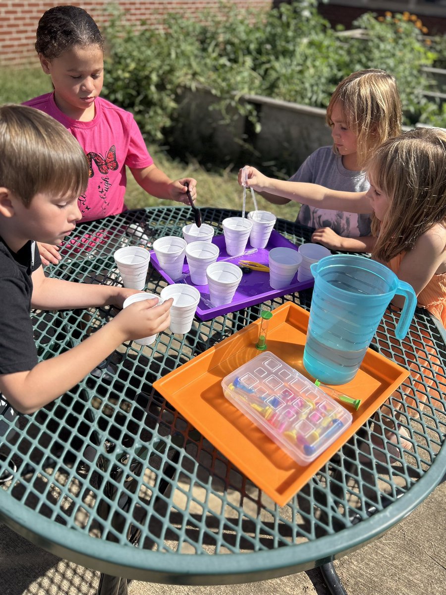 Outdoor classroom science experiments in 2nd grade, using our new curriculum. All thanks to Mrs. Grafton! 💚🐻🌱💙  #DreamBelieveThinkAchieveBIG #BearNation #wheredembearsat

<a href="/KCSScience/">Andrea Berry</a>