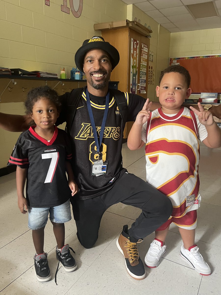 SPIRIT WEEK AT BETHUNE!🚨Yesterday, the scholars wore their favorite sports teams. The PBIS celebration continued! #pbis <a href="/FultonCoSchools/">FultonCountySchools</a> <a href="/FCS_SEC/">FCS SEC</a> <a href="/BethuneES/">Mary M. Bethune Elem</a>