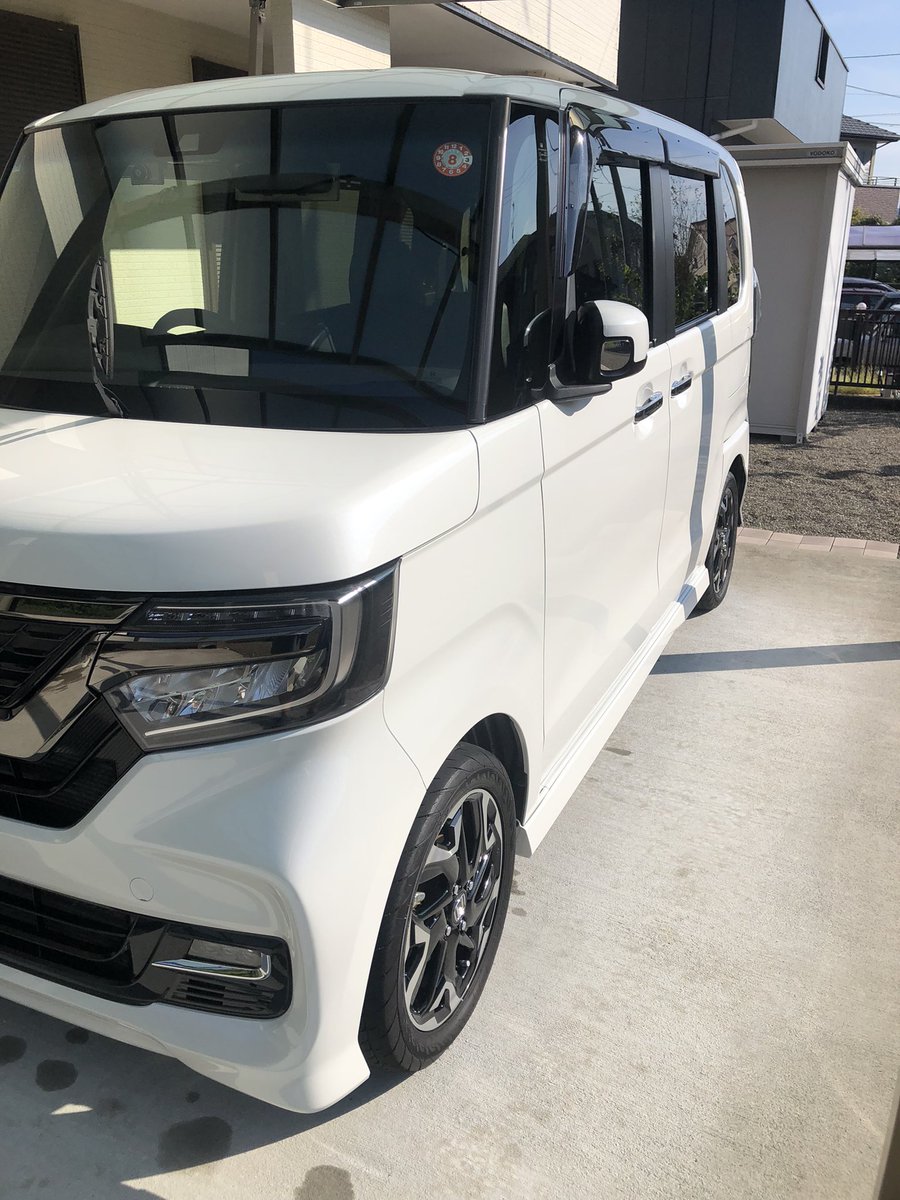 use_2000's tweet image. 今日の最高気温予想39℃とか訳分からんので5時半から洗車したけど暑い💦

#NBOX