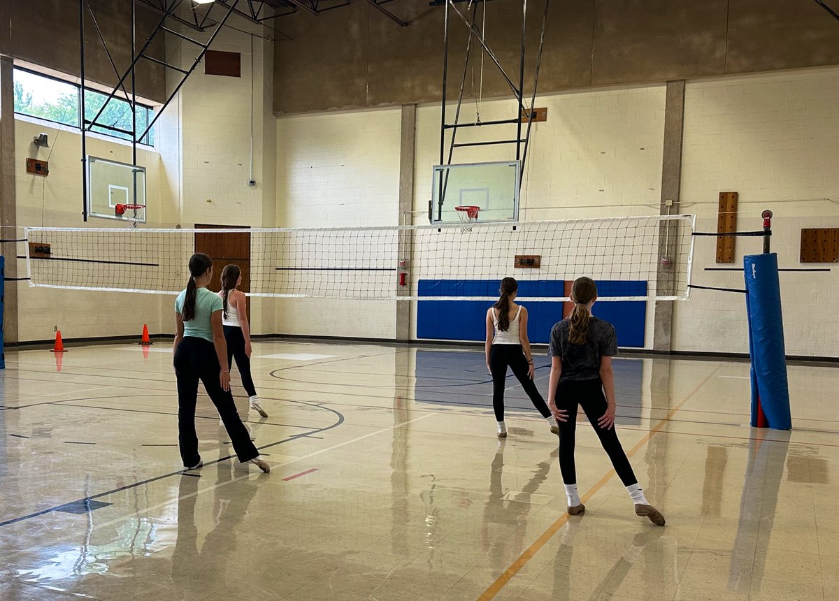 Small group showoffs in Advanced Dance 🩰
Ss performed a jazz combo for their peers then the peers shared compliments. It allows me to focus on a smaller # of Ss, giving more individualized feedback all while building confidence! <a href="/ParkhillJH/">Parkhill Junior High</a> <a href="/RISDVPA/">Richardson ISD Visual and Performing Arts</a> <a href="/IamBranum/">Tabitha Branum</a> #PJHDreamBig