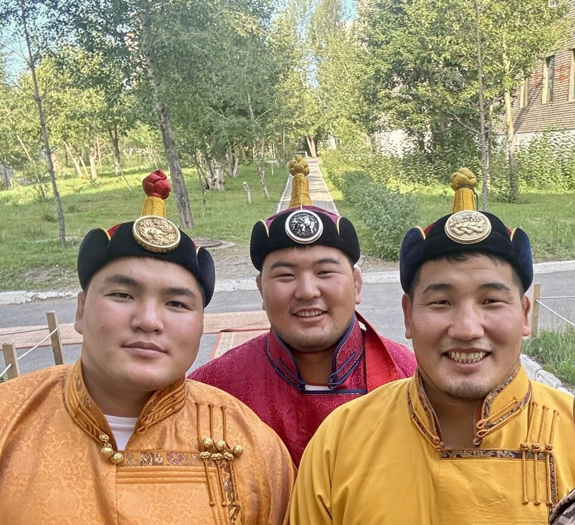 ТА Бүхэнд өглөөний мэнд дэвшүүлье ...амралтын өдрүүдээрээ  спортоор хичээллэж ая тухтай сайхан амраарай