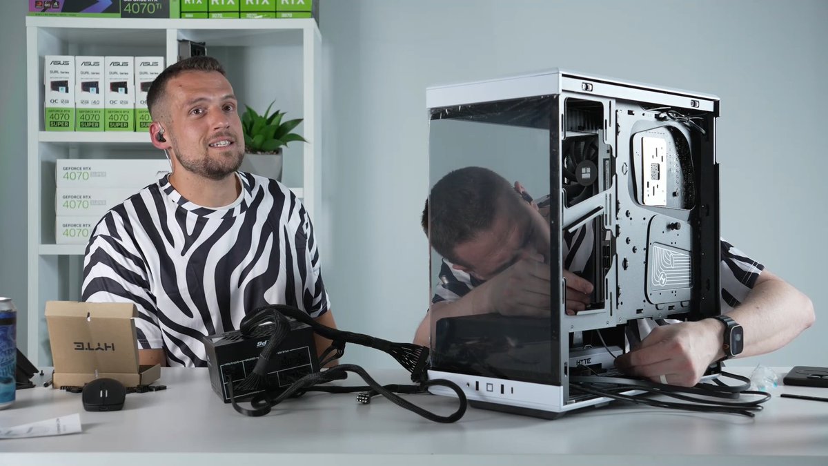 ZachsTechTurf's tweet image. On yesterday's PC building livestream, we built a special, Zebra-themed PC to bid farewell to my friend and neighbor, @UFDTech , as he prepares to move back to South Africa.
I'm always running a gaming PC giveaway during these livestreams, so be sure to tune in. The streaming…