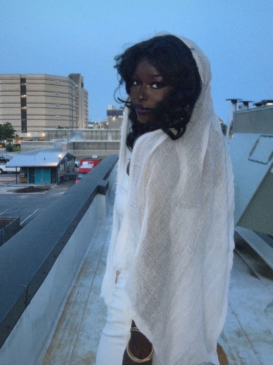 𝜗𝜚 (@singerstruth) on Twitter photo 