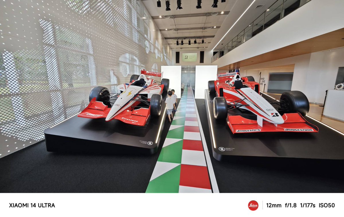 mokuseidayo's tweet image. 夏休みが暑すぎて、子供達と昼間どこで遊ぼうか色々と迷った。

土日は役所の巡回ロボットを見に行き、平日は無料のブリジストンの展示会場が広くてガラガラで穴場だった。

公園は日が暮れた5時からやっと遊べるようになって、夕飯手前まで遊んでた。

子供達と毎日一緒に遊べて楽しい夏休みだった。