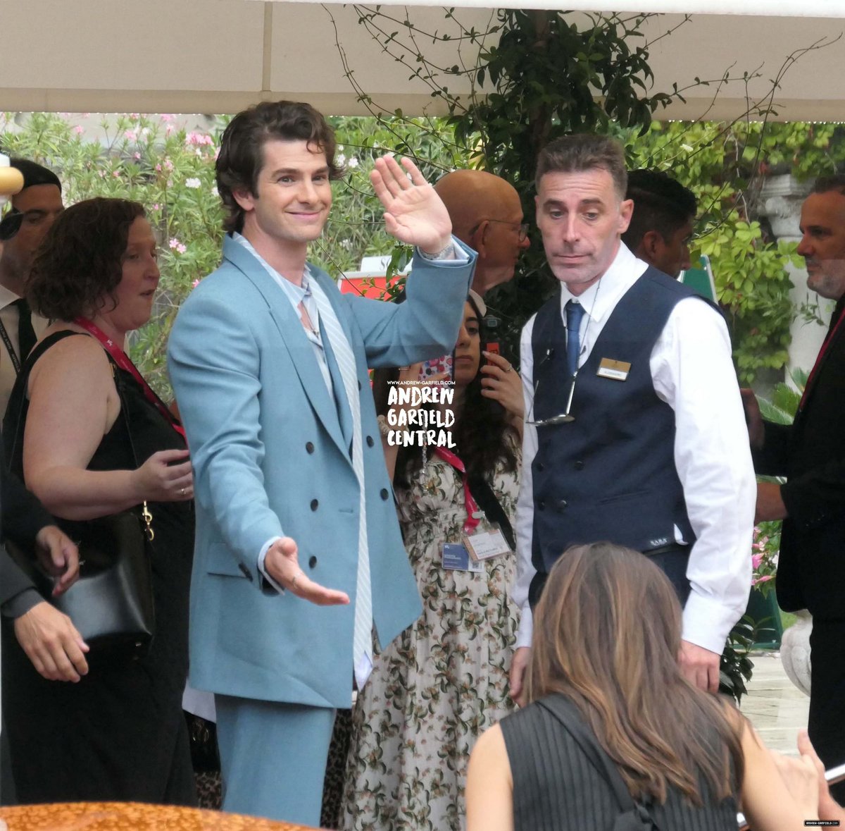 agarfield_com's tweet image. 📸 Andrew Garfield with Monica Barbaro arriving at "After The Hunt" Premiere in Venice on August 29.
🔗 andrew-garfield.com/gallery/thumbn…