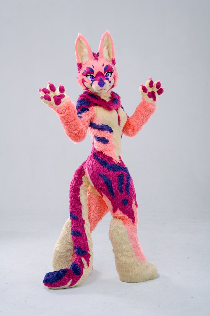 PinkDrinkServal🍓 (@pinkdrinkserval) on Twitter photo This is my debut! 
📷: <a href="/makanae02/">makanae</a>
🧵: <a href="/wurongcat/">乌绒造物社Wurongcat Fursuit Studio</a> 
#FursuitFriday #furry This is my debut! 
📷: <a href="/makanae02/">makanae</a>
🧵: <a href="/wurongcat/">乌绒造物社Wurongcat Fursuit Studio</a> 
#FursuitFriday #furry