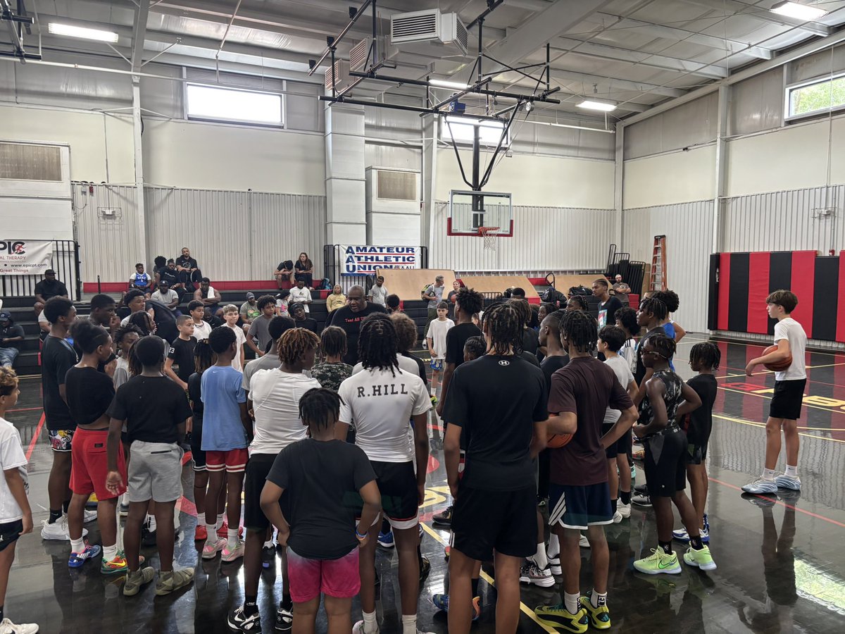 Had a GREAT middle school open run last Saturday with over FIFTY hoopers that came out to play.  🏀

Shout out to everyone who came.

Based on the talent in the gym, the future is 💯 in good hands!