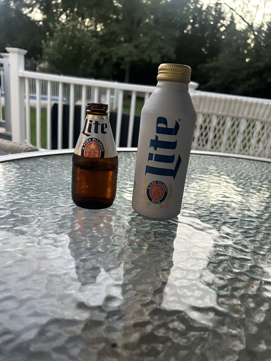 lobbydawgs77's tweet photo. you vs the guy she tells you not to worry about https://t.co/aPxWPpBP1x