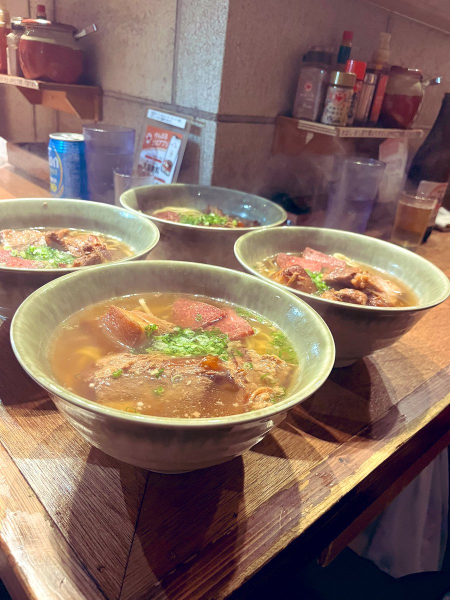tensei445P's tweet photo. 『ラーメン道中✨🍜』（本編）
8/29 No.11〜13
ミズキさん、千国さん、Ｎ（ぜろんぬ）さん
ラーメン屋名「沖縄料理やんばる」
沖縄そばもラーメンでカウントっス✨🥷
そして、ラフテルとスパムとっても美味しいし麺もうもッ！！
食後の喫茶店での怪談話も聞け、最高の夏の思い出でしたぁ⤴︎⤴︎🌈💎 https://t.co/Stn7pN39LE