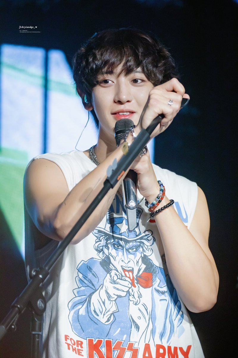 250828 🍒Upside Down｜The Stage

Tiny face with big muscles😆💪

#찬열 #CHANYEOL #チャニョル #朴灿烈  
#CHANYEOL_UpsideDown
#CHANYEOL_TheStageDay2
#EXO  #엑소 <a href="/weareoneEXO/">EXO</a>