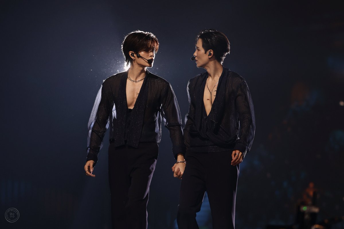 38Kokes (@kokolsy) on Twitter photo Pic: JuniorMark Shine Rise FanCon D2🌙☀️
#JuniorMarkFanconD2
#junniorrs <a href="/jnnrrs/">ไฟฟ้า⚡(จัมโบ้gmm) ⚙️ (FIRESKY) EE48</a>
#Markjrtn <a href="/Markjrtn/">Khun Methas 🧛🏻 คุณเมธัส</a>
#จูเนียร์มาร์ค #Juniormark Pic: JuniorMark Shine Rise FanCon D2🌙☀️
#JuniorMarkFanconD2
#junniorrs <a href="/jnnrrs/">ไฟฟ้า⚡(จัมโบ้gmm) ⚙️ (FIRESKY) EE48</a>
#Markjrtn <a href="/Markjrtn/">Khun Methas 🧛🏻 คุณเมธัส</a>
#จูเนียร์มาร์ค #Juniormark