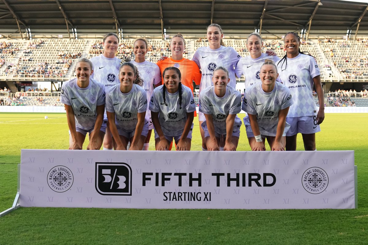 Makenna Morris makes her debut in Louisville's starting XI just days after arriving at her new club 🐎💜

📸 <a href="/RacingLouFC/">Racing Louisville FC</a>
