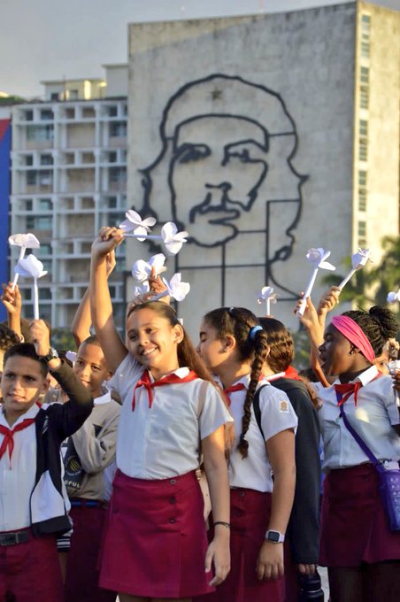 julio Heriberto Gómez Casanova (@jhgcasanova) on Twitter photo El porvenir está seguro,nuestros niños son el futuro de la Patria. #LatirAvileño #SinPerderUnDía <a href="/AlfreMene37409/">Alfre Menendez</a> <a href="/DiazCanelB/">Miguel Díaz-Canel Bermúdez</a> <a href="/DrRobertoMOjeda/">Dr. Roberto Morales Ojeda</a> <a href="/PartidoPCC/">Partido Comunista de Cuba</a> El porvenir está seguro,nuestros niños son el futuro de la Patria. #LatirAvileño #SinPerderUnDía <a href="/AlfreMene37409/">Alfre Menendez</a> <a href="/DiazCanelB/">Miguel Díaz-Canel Bermúdez</a> <a href="/DrRobertoMOjeda/">Dr. Roberto Morales Ojeda</a> <a href="/PartidoPCC/">Partido Comunista de Cuba</a>