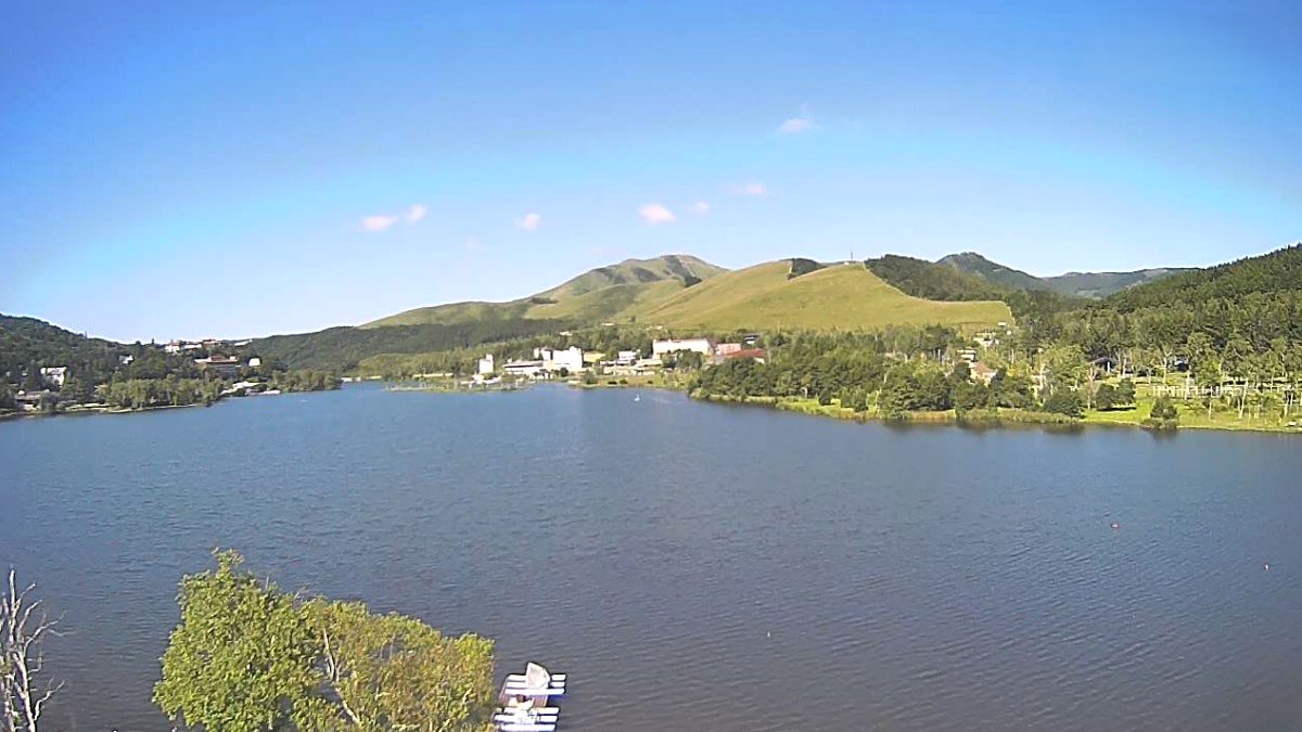おはようございます。 白樺湖は現在22℃🍀8月最後の週末を楽しまれる方々で賑やかな朝♪今日も全国的に暑くなり、白樺リゾート も30℃まで気温が上がるようです☀帽子やサングラス、日焼け止め等の紫外線対策をして素敵な一日をお過ごしください👒