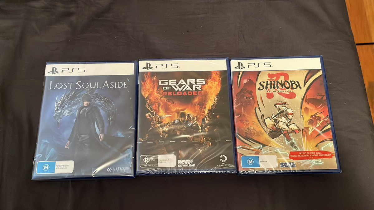 Picked up these games. I still can’t believe gears is on playstation.