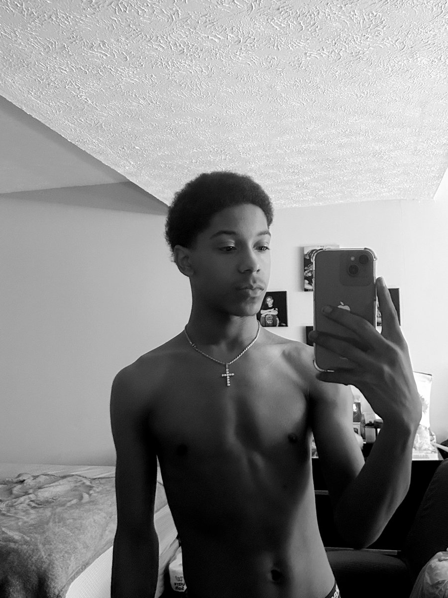 curt333's tweet image. A cut was had 🫩🙁