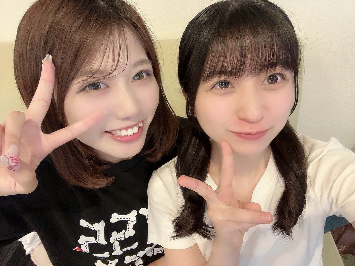 今日公式TikTokで

16:00〜16:30🩷❤️
16:30〜17:00🤍💜

配信します🗣️💕