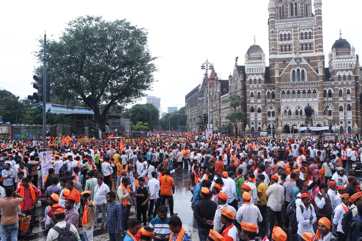 kingsmanT11's tweet image. Dear Mumbaikars, 
dont see him only as a Maratha caste protester. He represents Maharashtra’s 32% society, the farmer who toils hard to feed you. He hasn’t come to trouble you or shut the city, but to demand his rightful reservation in the capital.&quot;

Please cooperate!  #Maratha