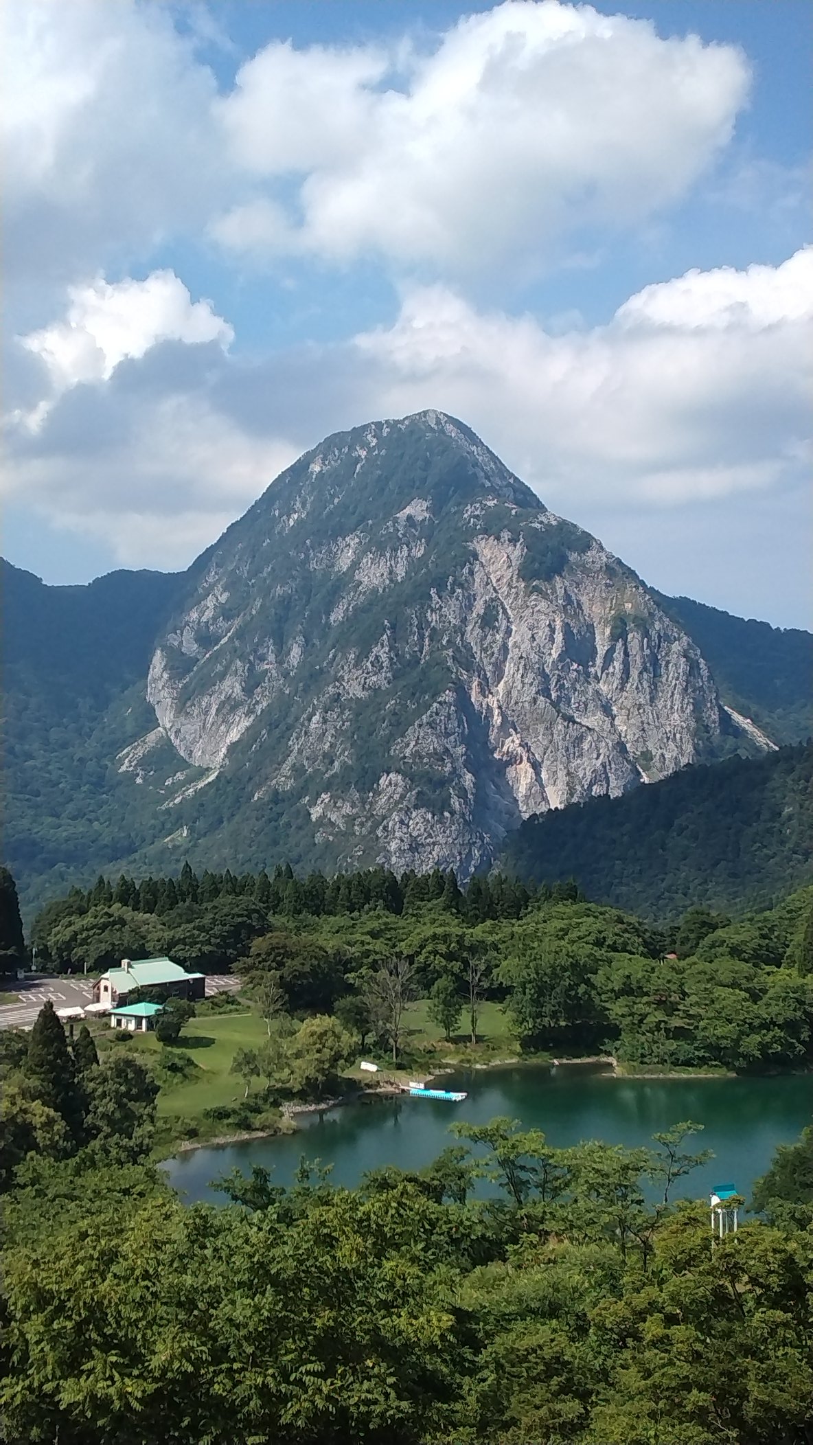 またたきの青をたどって　小井湖イコ 糸魚川翡翠:原石:小滝 BG0036 | 糸魚川翡翠工房こたきBASE店