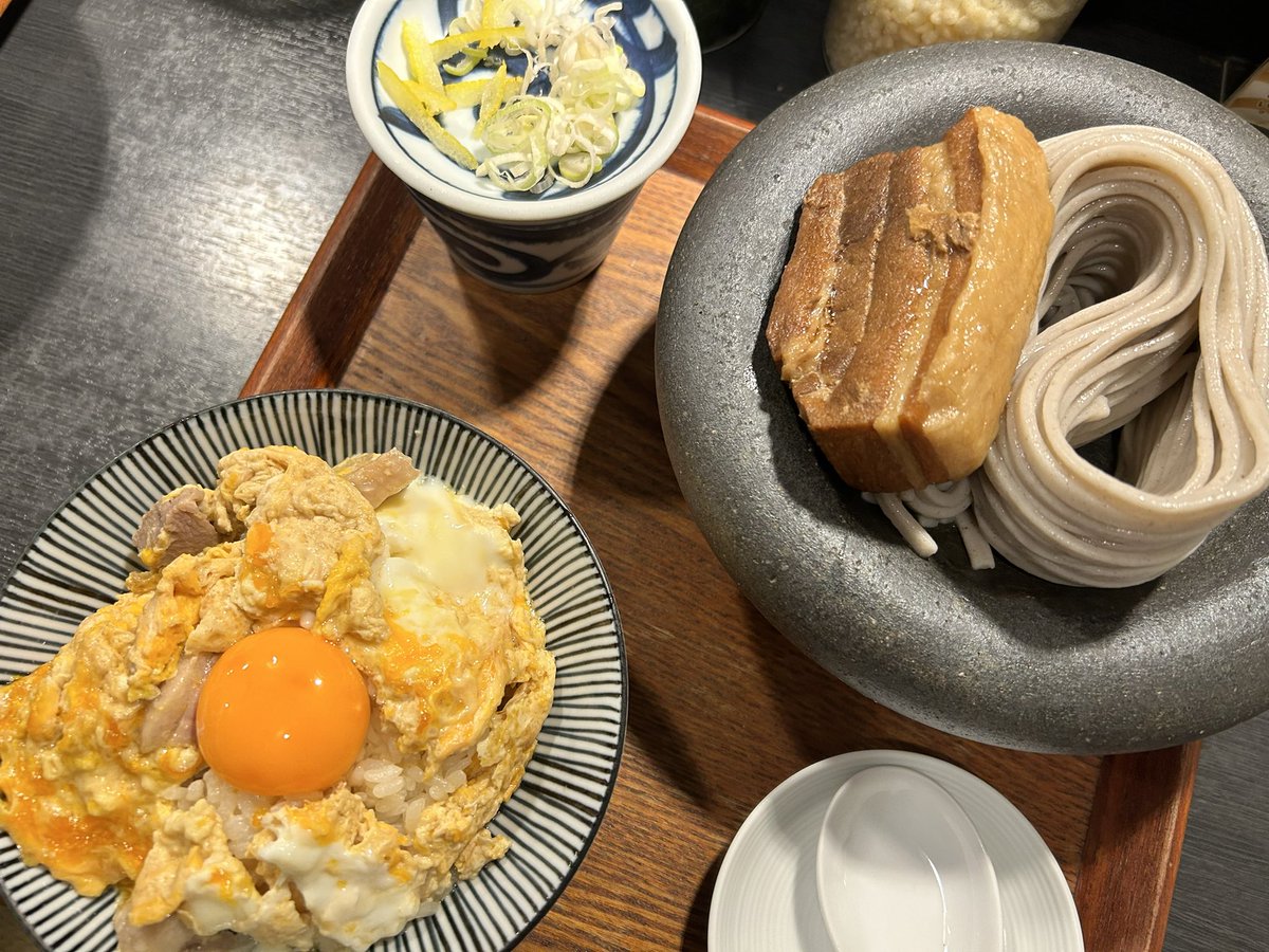 今日のランチは先斗町で、お蕎麦です。